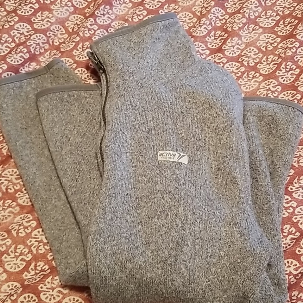 OLD NAVY ACTIVE FLEECE SIZE LARGE - Picture 1 of 1